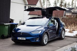 Кроссовер Tesla Model Y